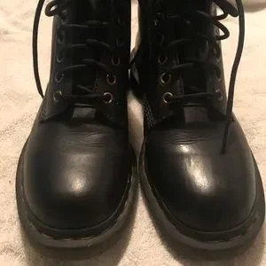 Dr. Martens | Shoes | Dr Martens Boots Color Black Size 8 4 